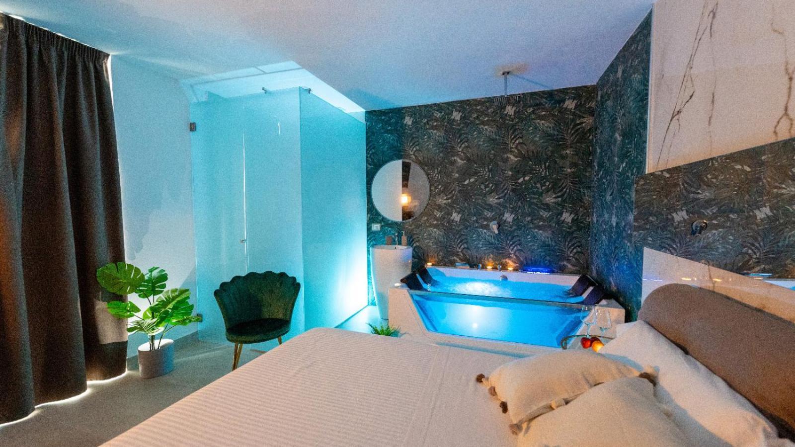 Mazzini Luxury Jacuzzy